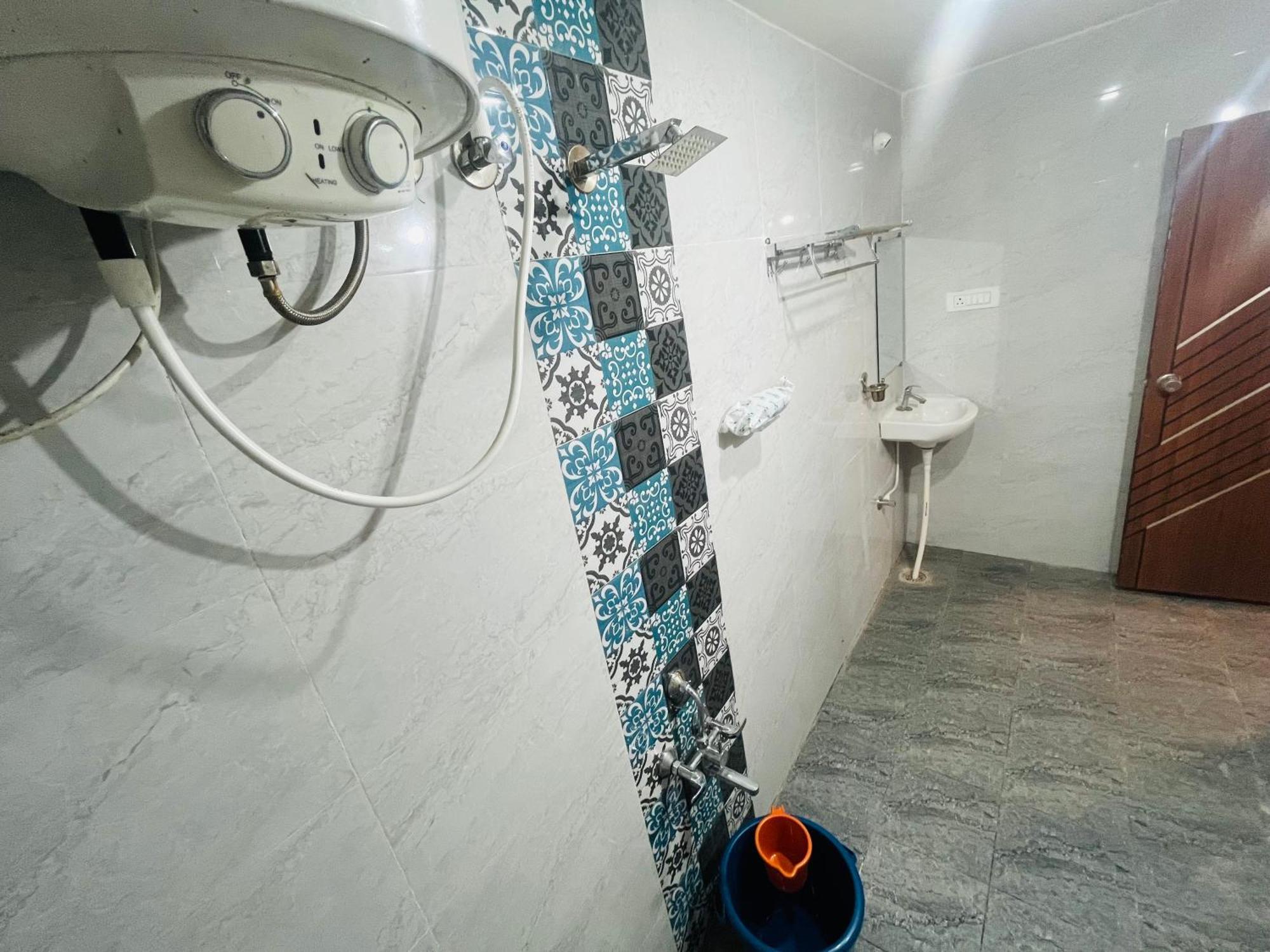 Adh Hazel Wood Hotel Мисор Екстериор снимка